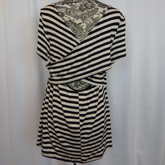 Fashion To Figure Striped Criss Cross back Top 1X - Picture 3 of 3